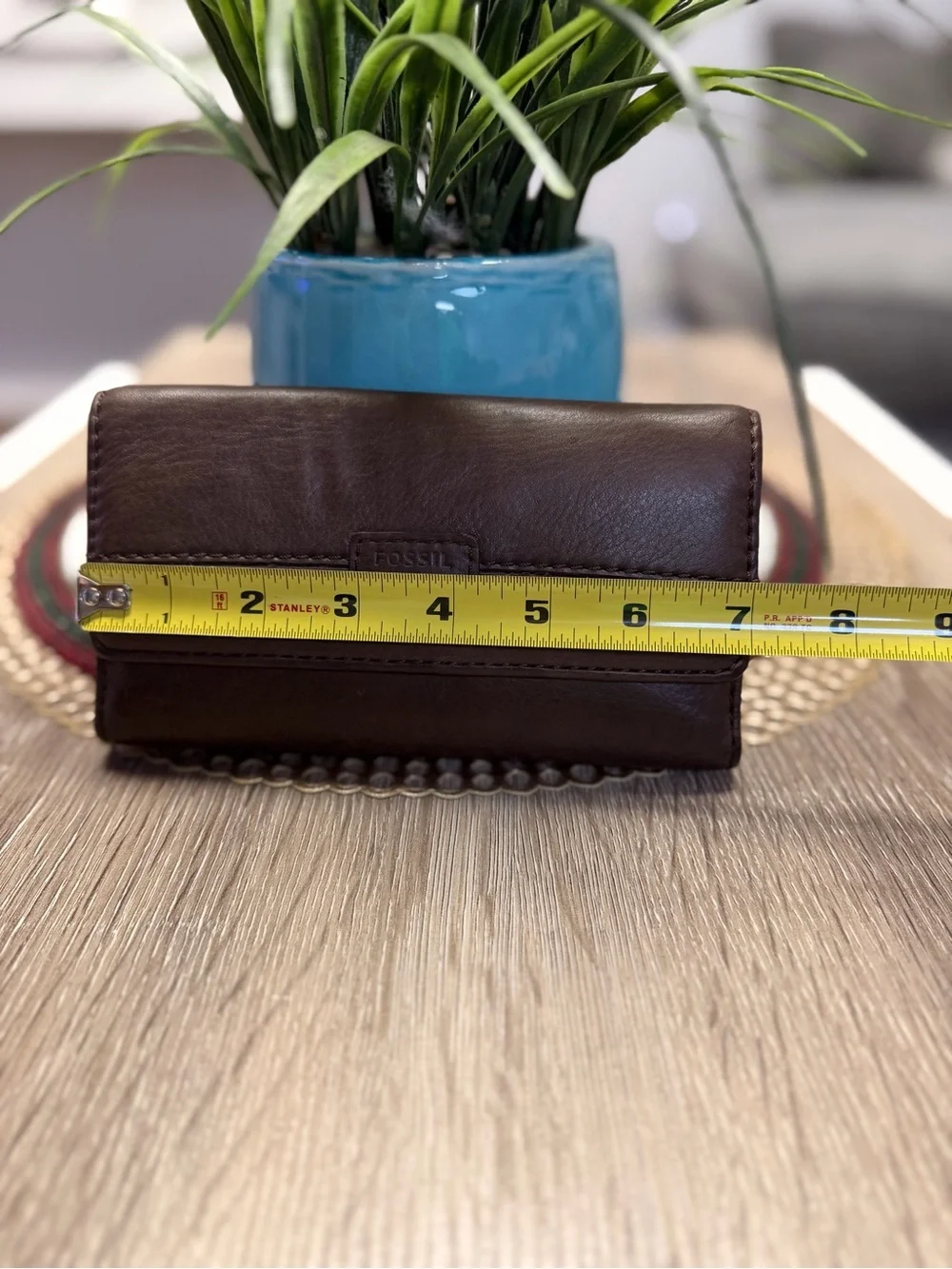 Fossil exterior leatherlight